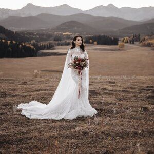 Elegant Wedding Dress/Gown